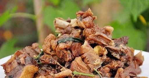 焖鸭肉的家常简易做法！