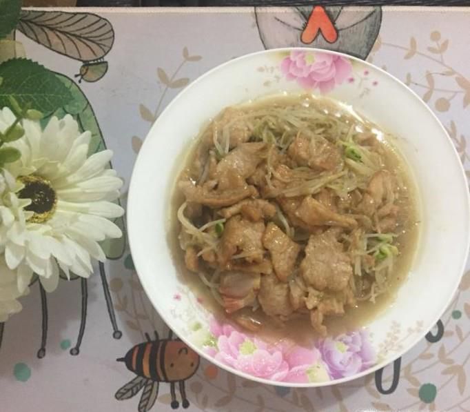 如何做豆芽炒肉好吃？