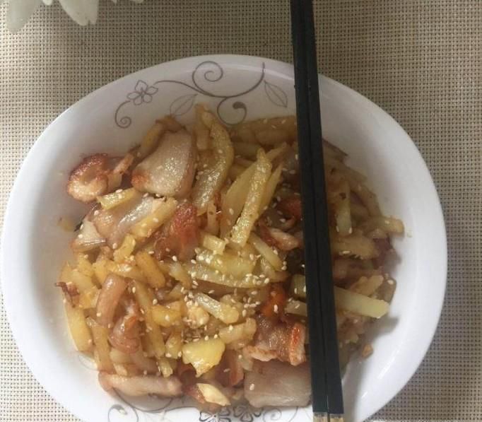 如何做酸辣土豆丝炒肉？