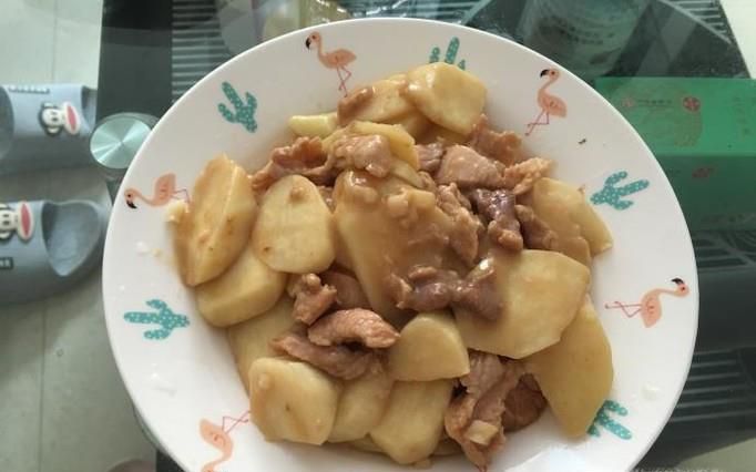 教你做美味的茭白笋炒肉丝