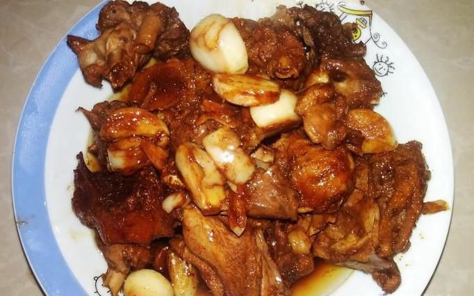蒜香鸭肉的做法