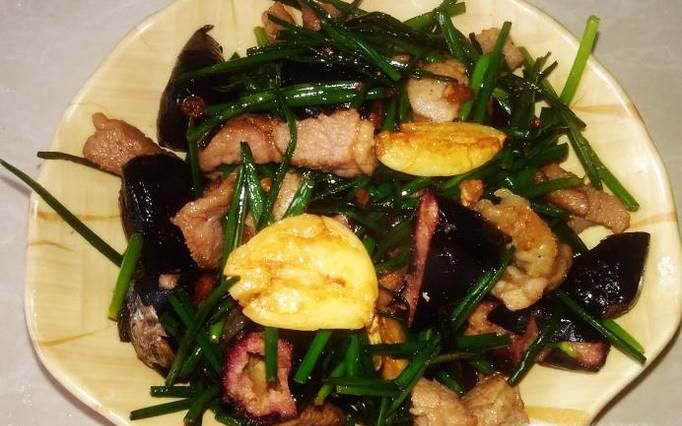 韭菜苔爆炒榄角瘦肉丝的做法