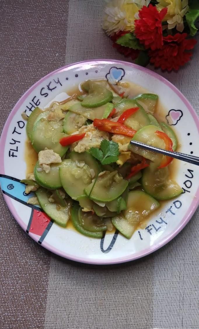 怎样做美味的家常版西葫芦炒鸡蛋？