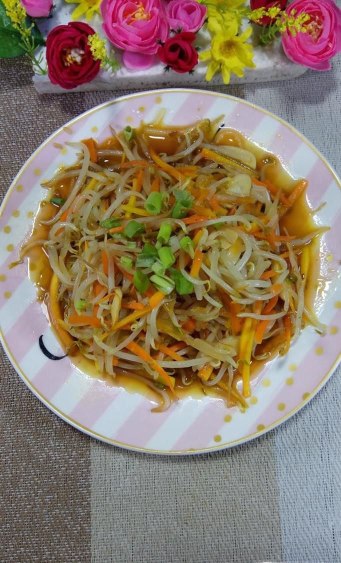 怎样做美味的胡萝卜丝炒豆芽？