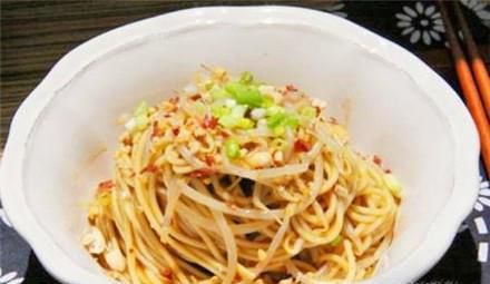 怎么在家做拌菜拉面——口感劲道滑爽