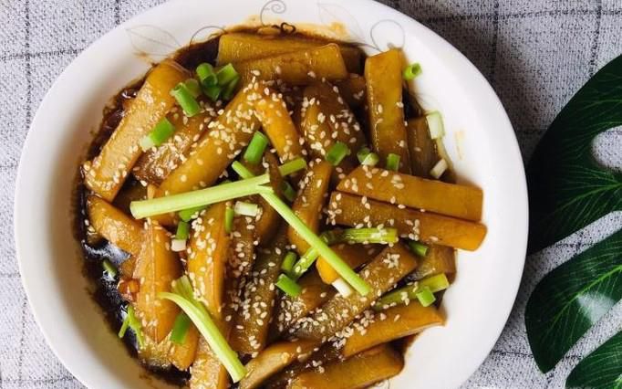 如何做酱汁土豆？