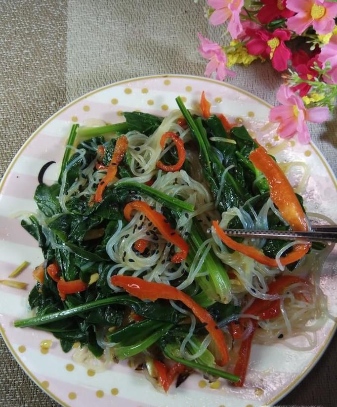 怎样做美味的凉拌粉丝菠菜？