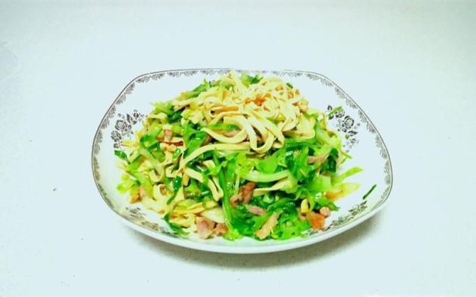 甘蓝炒干豆腐的家常做法
