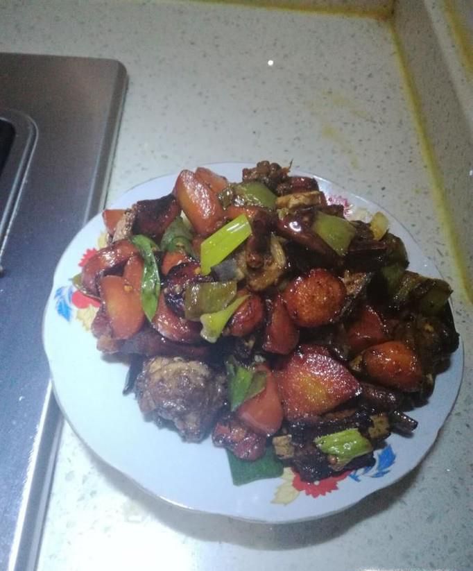怎么做胡萝卜烧排骨？