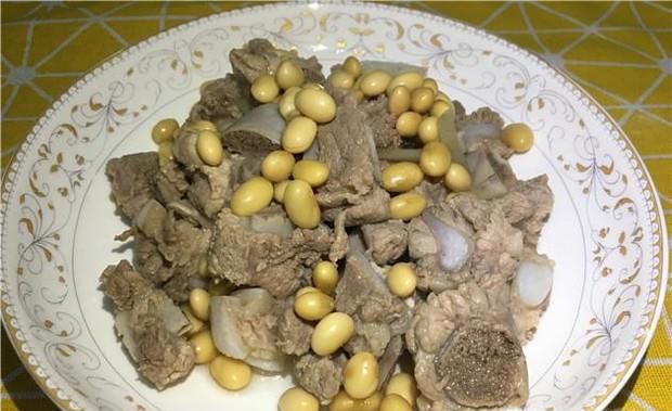 排骨炖黄豆怎么做呢？