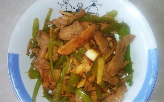 青椒爆炒鸡胸肉的做法