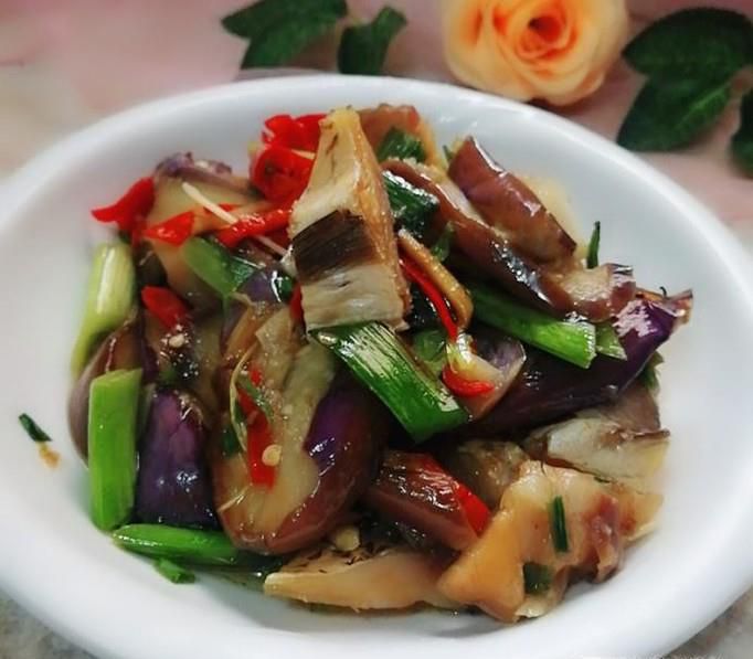 熟咸鱼烧茄子的家常做法