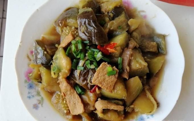 家常圆茄子块炖肉的做法