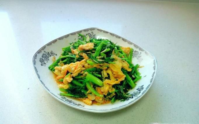 茴香炒虾皮鸡蛋的家常做法