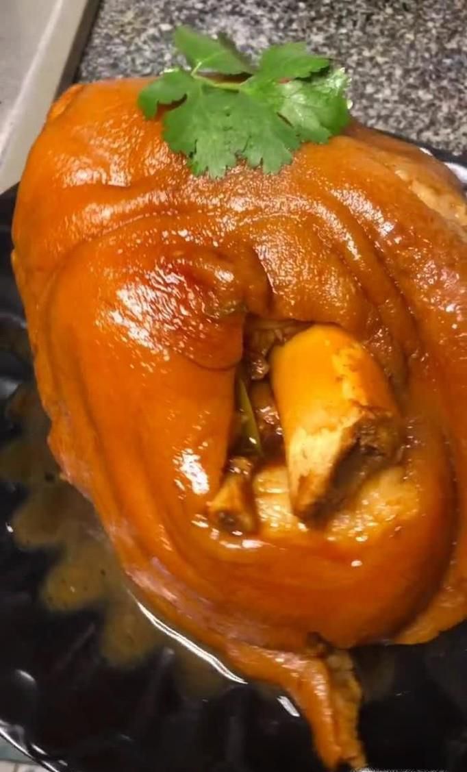 如何卤猪肘子好吃？
