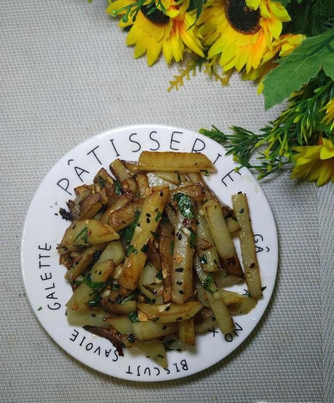 怎样做香菜煎土豆条？