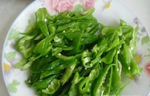 青椒炒鸡心——最最家常的鸡心炒法