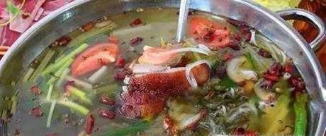 如何制作富源酸菜猪脚火锅？