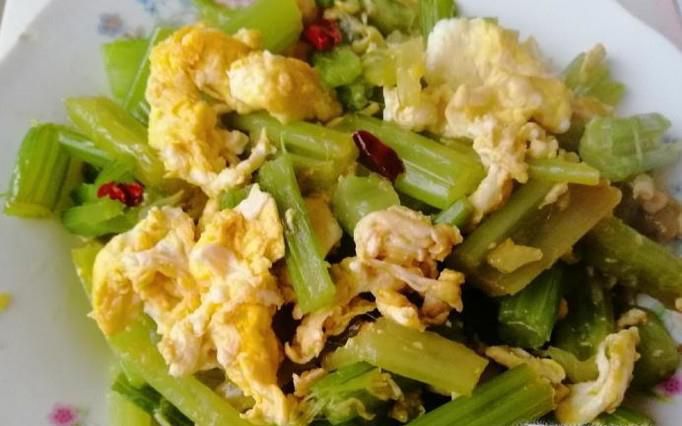 怎样做芹菜炒鸡蛋？