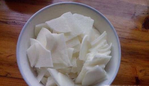 凉薯炒肉怎么做