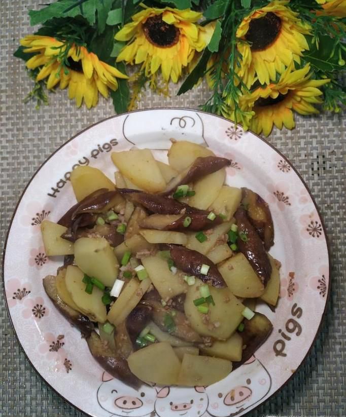 怎样做美味的土豆茄子炒肉末？