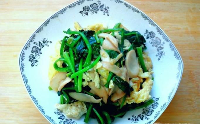 杏鲍菇炒菠菜鸡蛋的家常做法