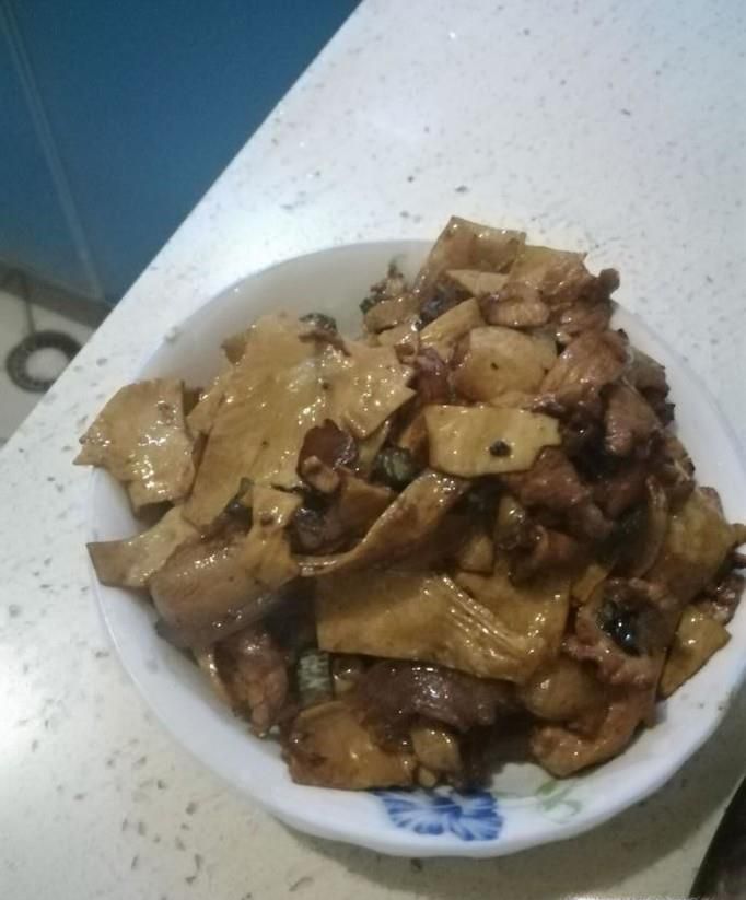 如何做豆皮炒肉？