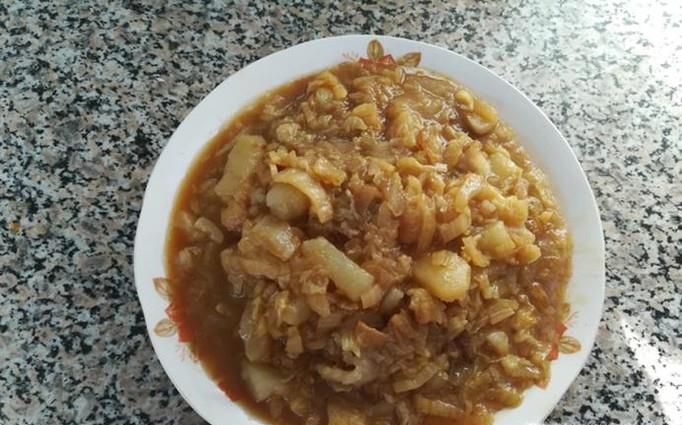 烧猪肉炖土豆白菜的做法