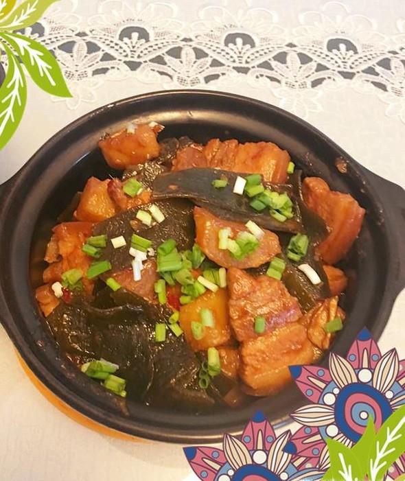 海带土豆炖五花肉的家常做法