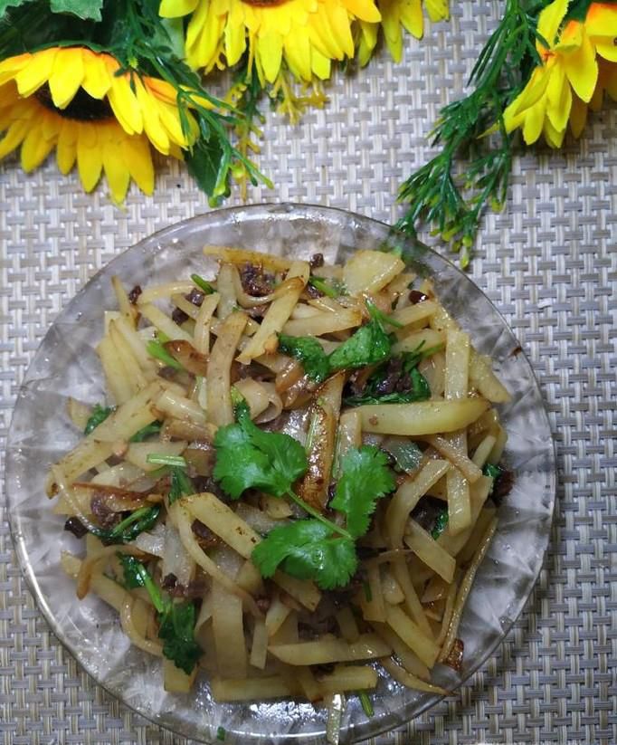 怎样做美味的土豆炒牛肉末？