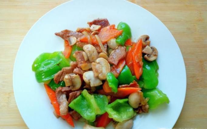 肉片口蘑炒青椒的家常做法