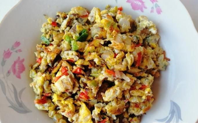 怎样做蘑菇彩椒圆葱炒鸡蛋？鲜香美味超好吃！