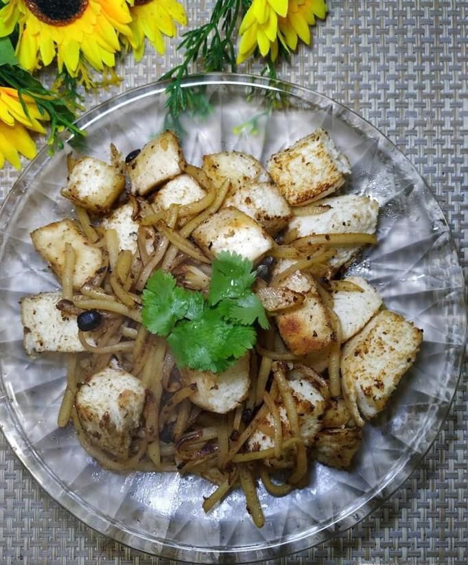 怎样做美味的土豆丝炒馍？