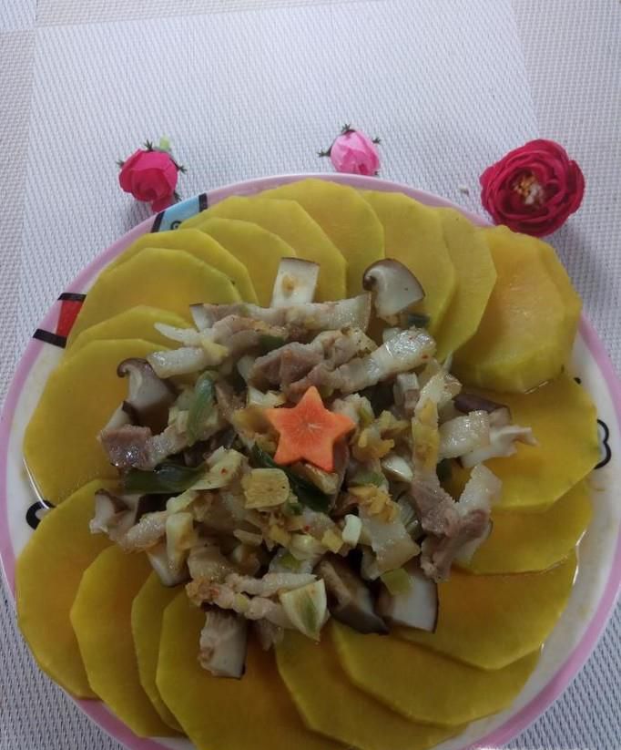 怎样做美味的香菇肉蒸南瓜？