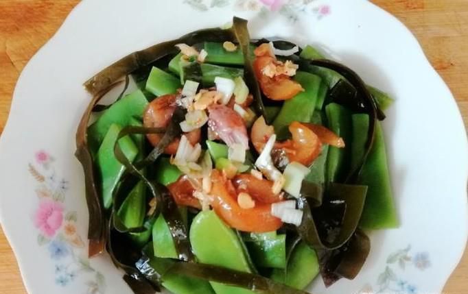怎样做猪蹄筋拌海带芸豆？
