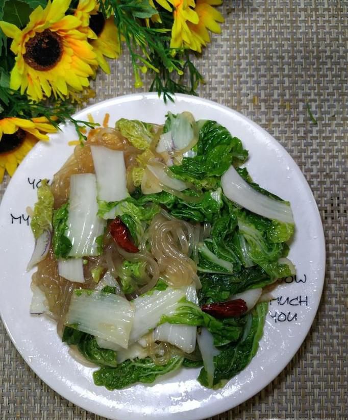 怎样做美味的黄心塔菜炒粉条？