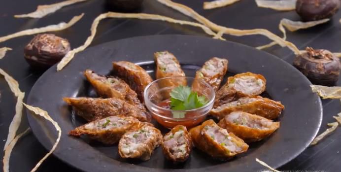 酥炸五香卷的做法