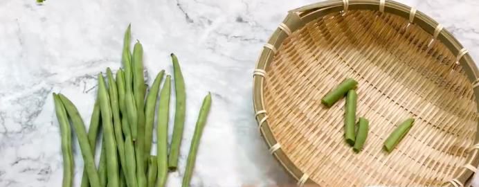 如何制作茄汁豆角？