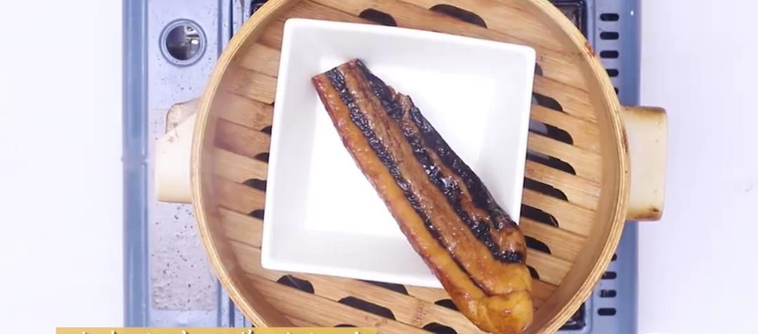 香芹炒腊肉怎么做？