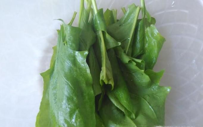 菠菜瘦肉皮蛋粥