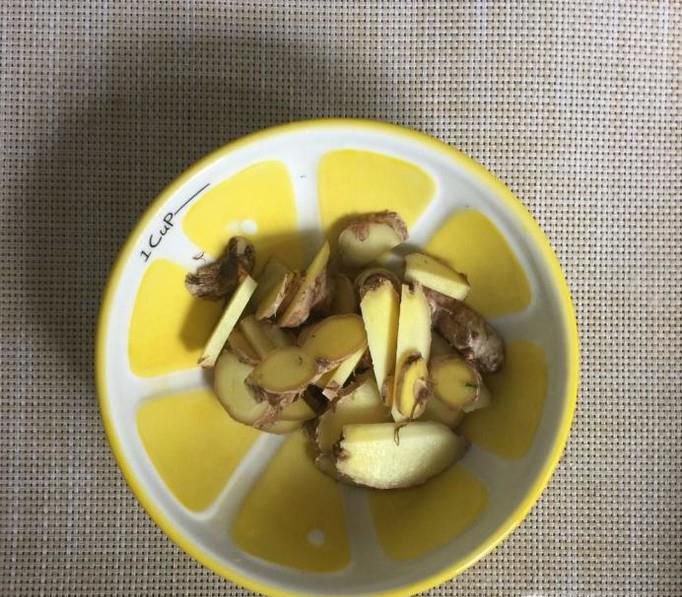 如何做鸡肉香菇汤？