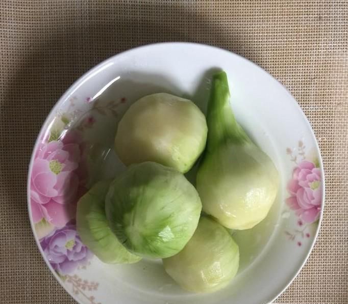 如何做菜头瘦肉汤？