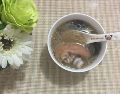 如何做香菇黄豆炖猪脚？