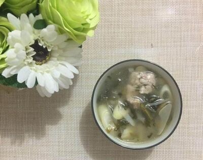 如何做苦笋酸菜瘦肉汤？