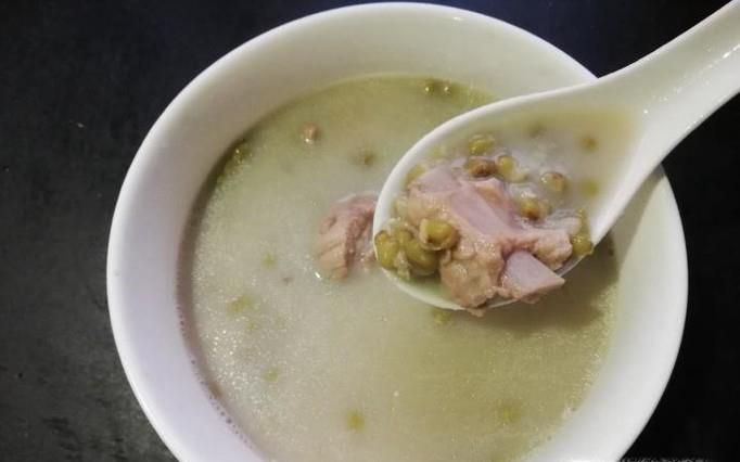 排骨绿豆汤的做法
