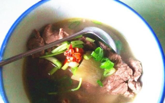 家常羊肉汤怎么做？冬病夏治除湿羊肉汤！