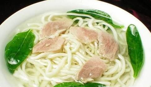 上班族的快速简单面条吃法——青菜瘦肉面