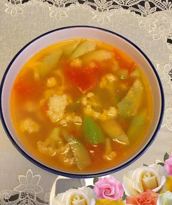 番茄丝瓜花菜汤的家常做法