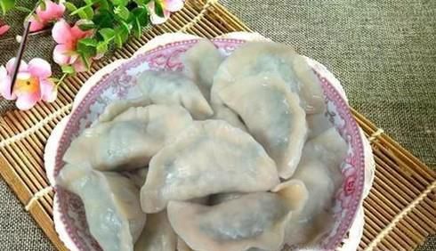 荤香鸡蛋韭菜做的素三鲜饺子