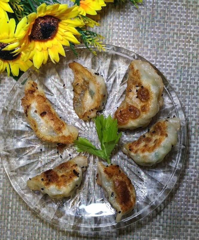 怎样做美味的韭菜鸡蛋水煎饺？